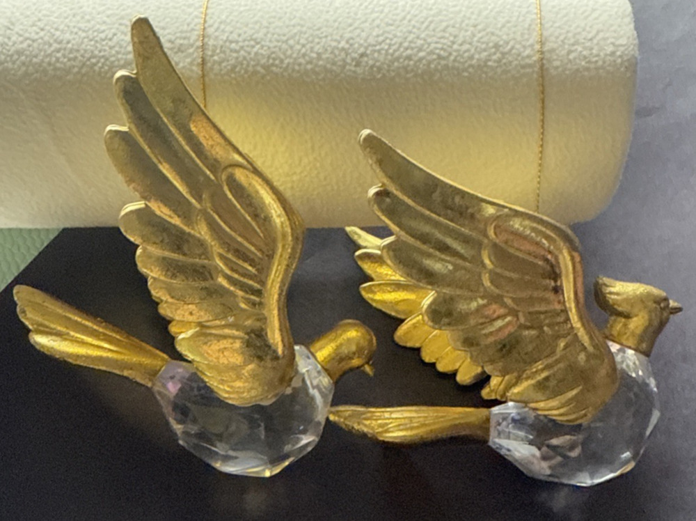 Vtg Lot of 2 Flying Cardinal Bird Plastic Acrylic Faceted Ornaments Gold As Is